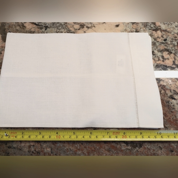 2/$18 NWOT Funny Holiday Hand Towel - Picture 4 of 5